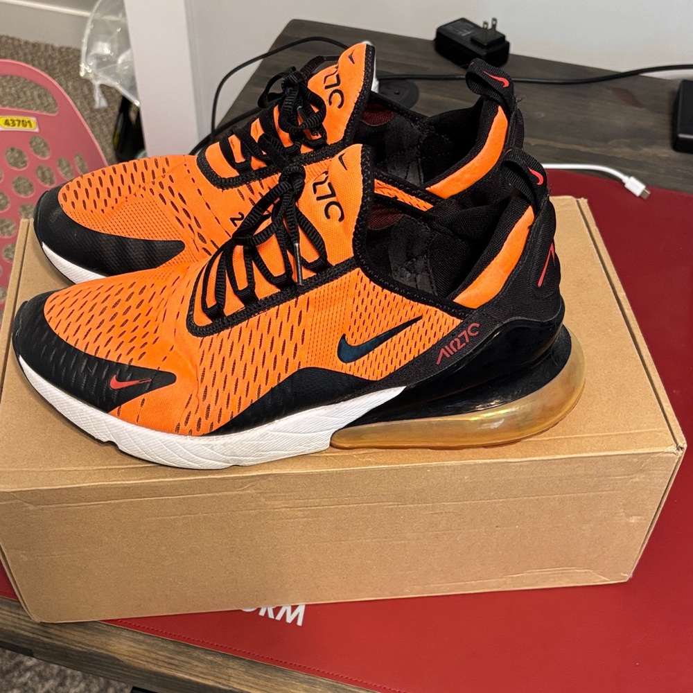 Nike Men's airmax 270 Orange and Black Sneakers